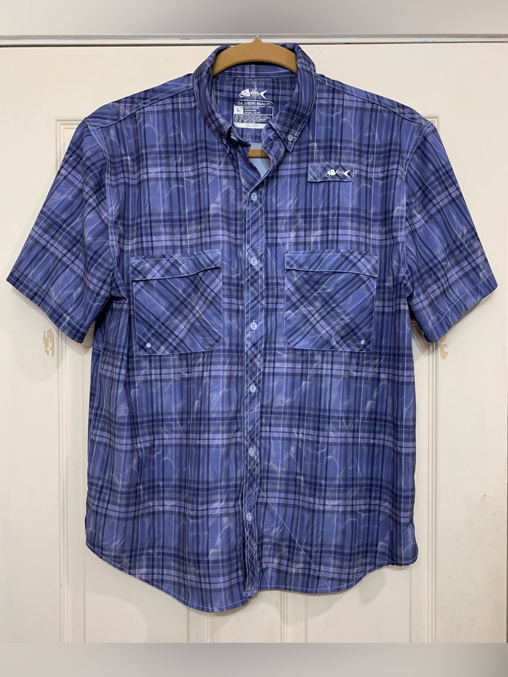 Silver Bait Men's Lavender Blue Short Sleeve Button-Front Large Shirt.    3401J1